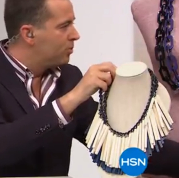 Rara Avis by Iris Apfel Wood Stick 22" Bib Necklace - Natural Color - New - Picture 8 of 9